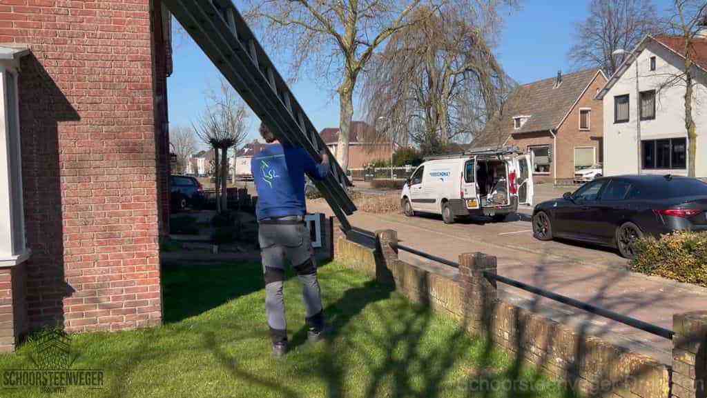 Schoorsteen onderhoud Drachten ladder bus